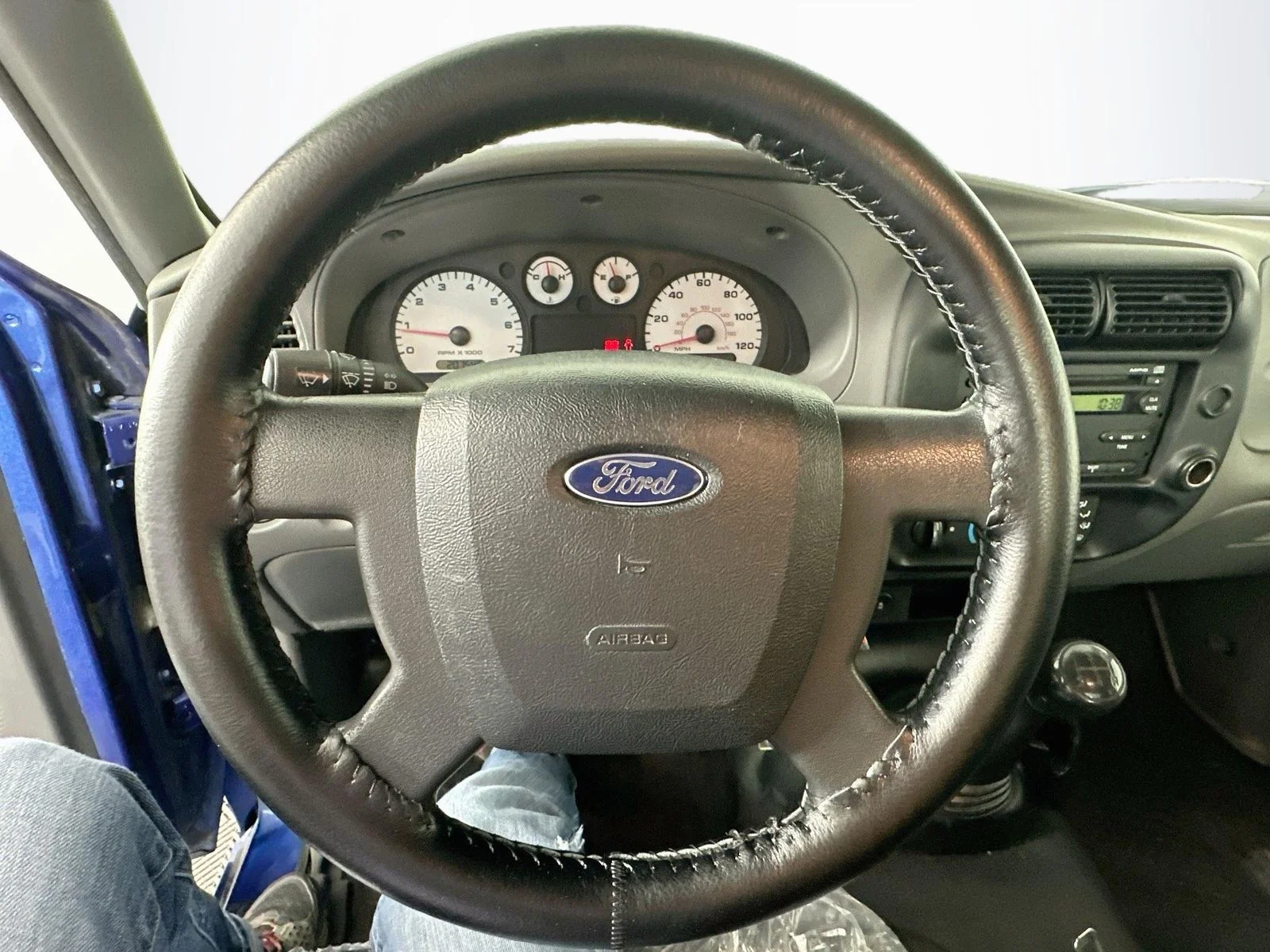 Used 2011 Vista Blue Metallic Ford XLT image 12