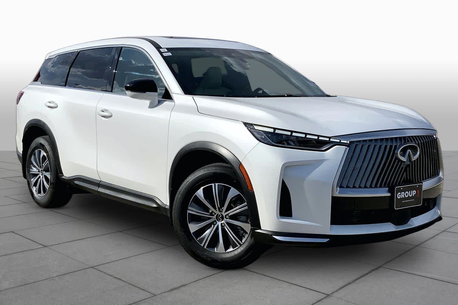 Used 2026 Radiant White INFINITI PURE image 3