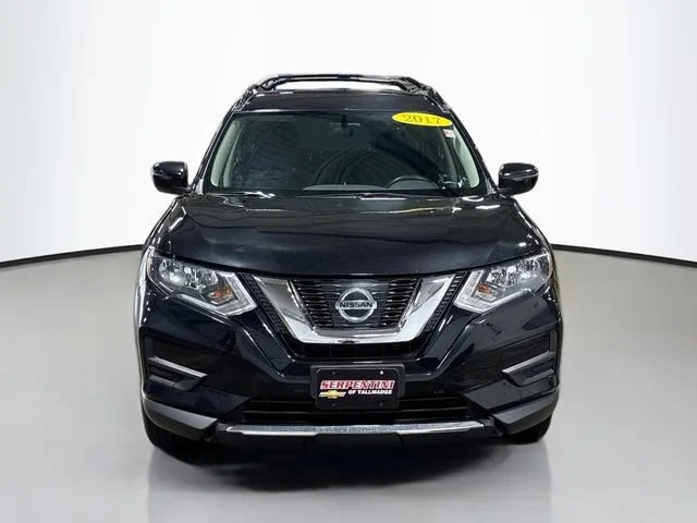 Used 2017 Nissan Rogue SV with VIN 5N1AT2MV2HC886180 for sale in Tallmadge, OH