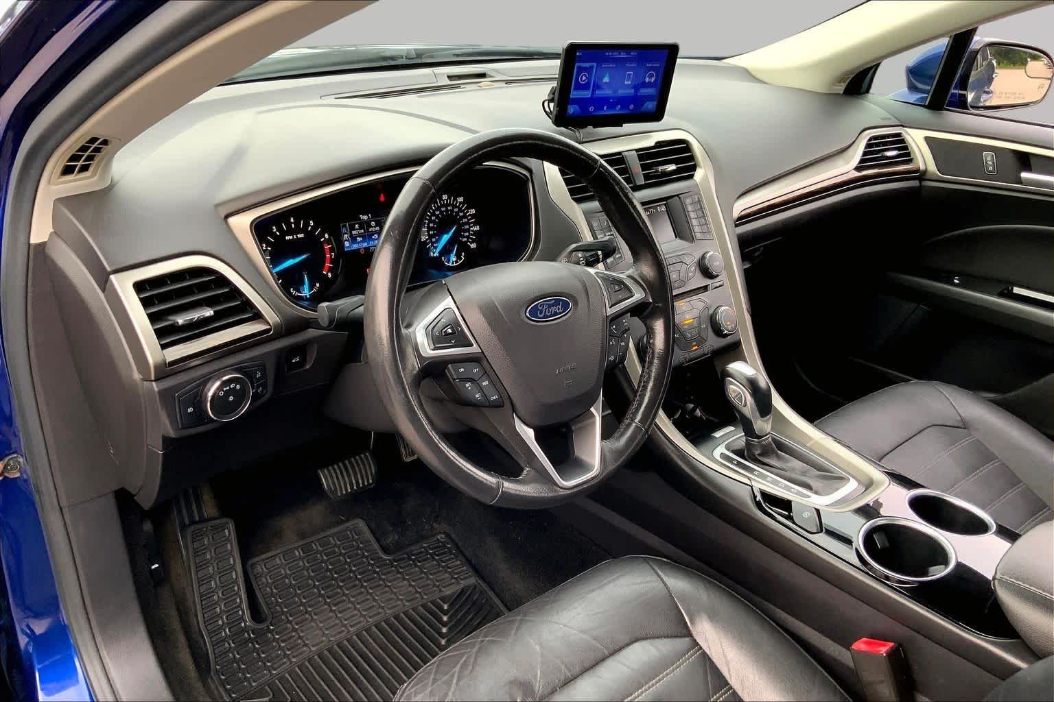 Used 2013 Deep Impact Blue Ford SE image 18