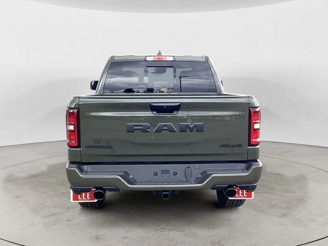 New 2026 Tank Ram BIG HORN CREW CAB 4X4 5