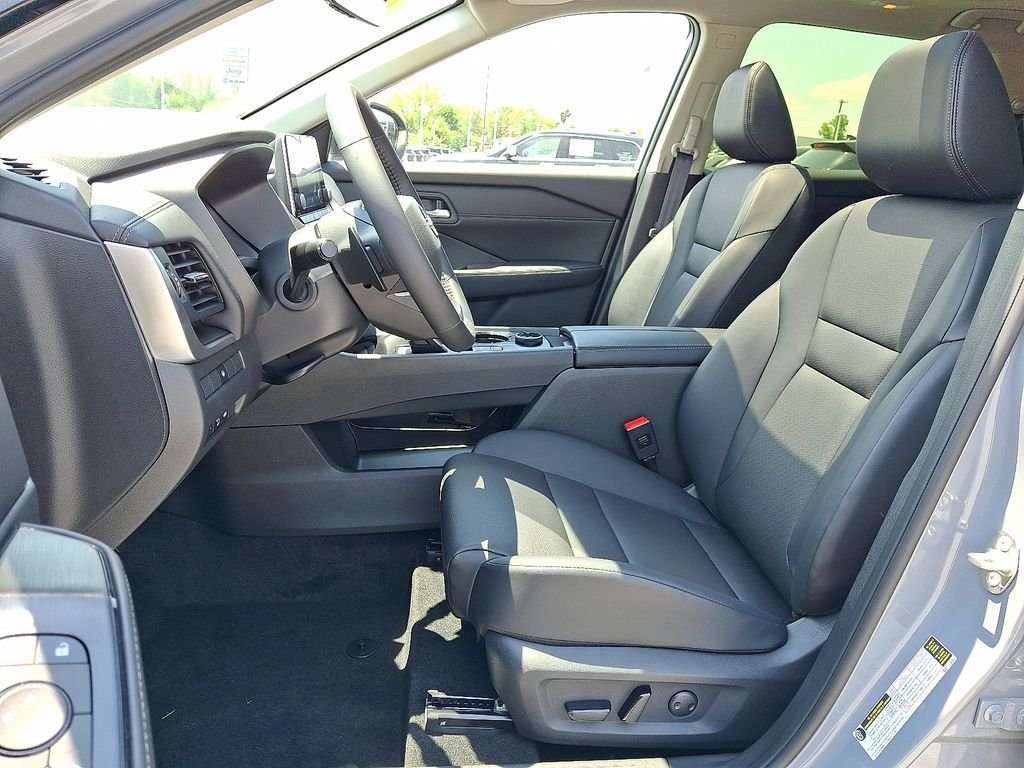 Used 2026 Gray Nissan  image 14