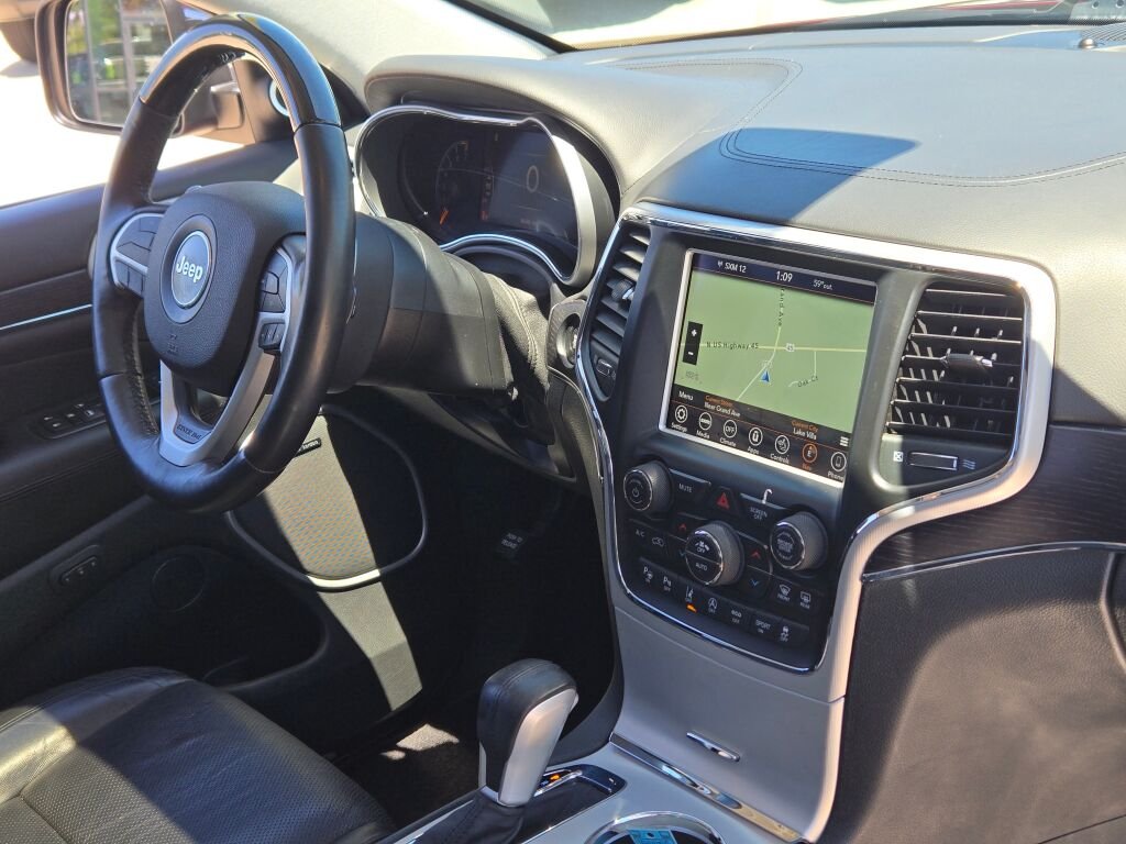 Used 2018 Red Jeep Summit image 6
