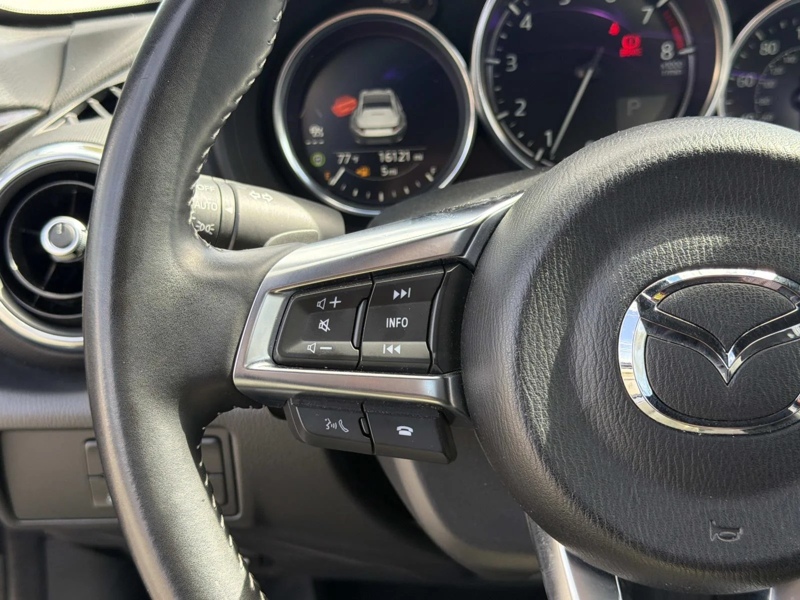 2025 Mazda MX-5 Miata RF Grand Touring - Photo 9