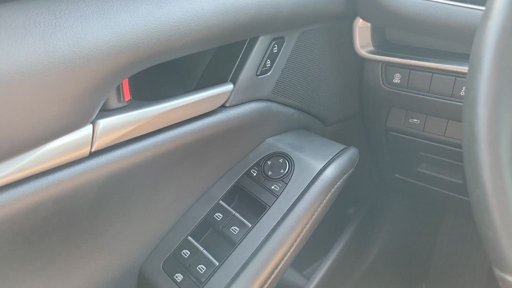Used 2021 Blue Mazda Select image 18