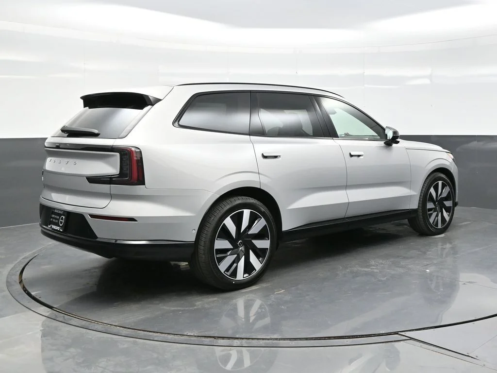 2025 Volvo EX90 Ultra - Photo 7