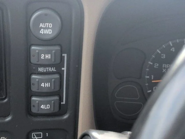 Used 2003 Gray Chevrolet LT image 22
