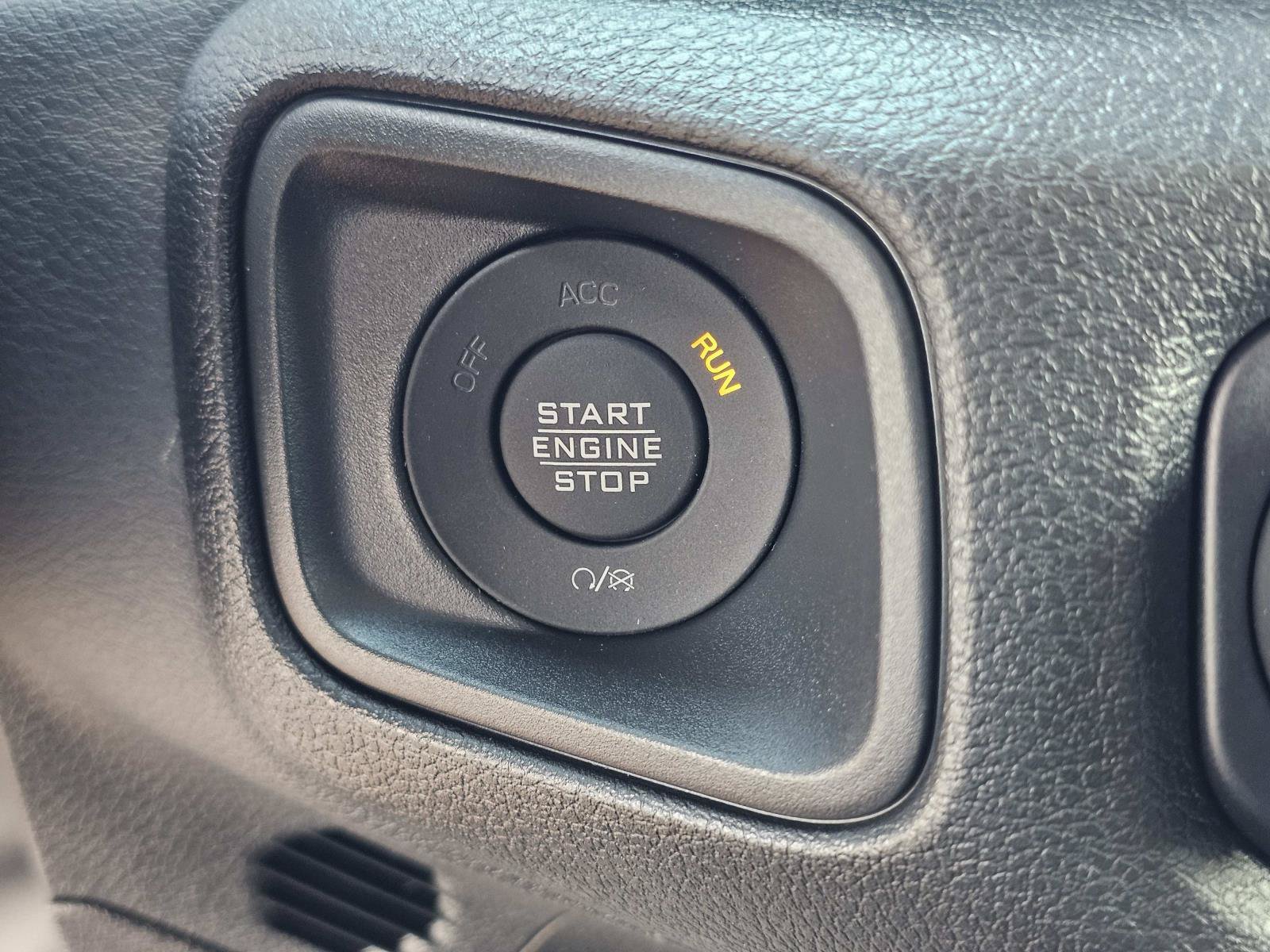 New 2026 Goldilocks Exterior Paint Jeep Sport S image 23
