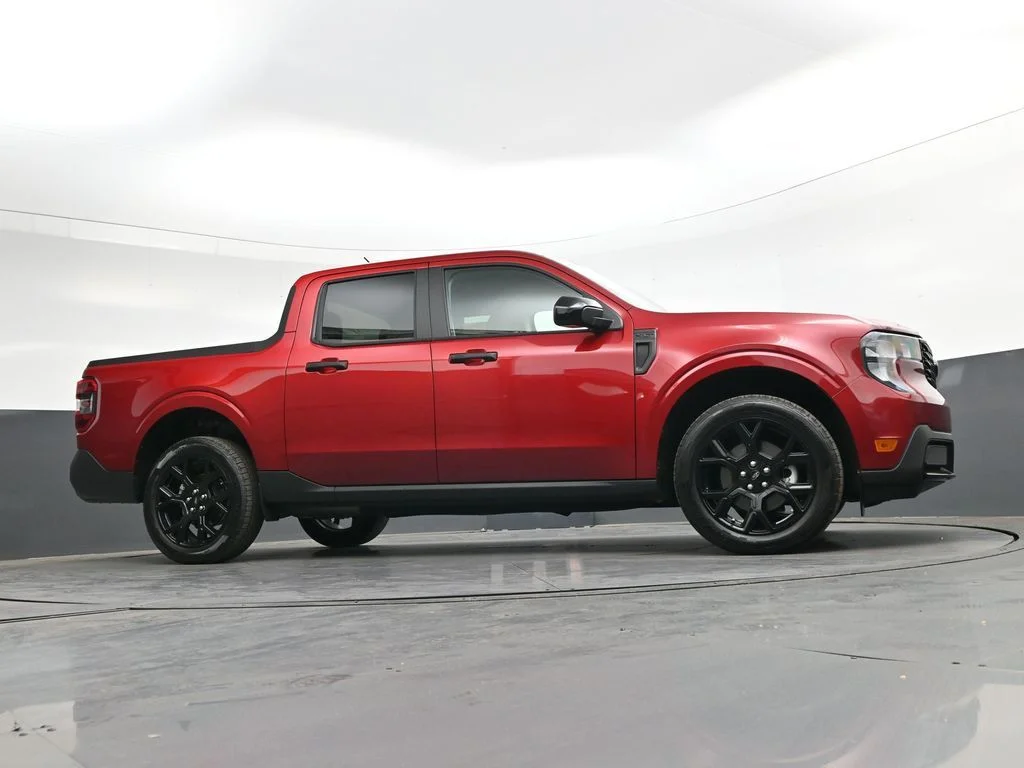 Used 2025 Red Ford XLT image 44