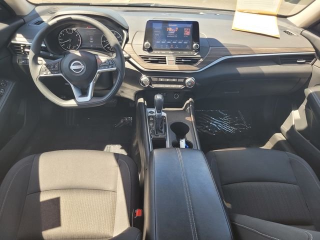 Used 2025 Black Nissan 2.5 SV image 16