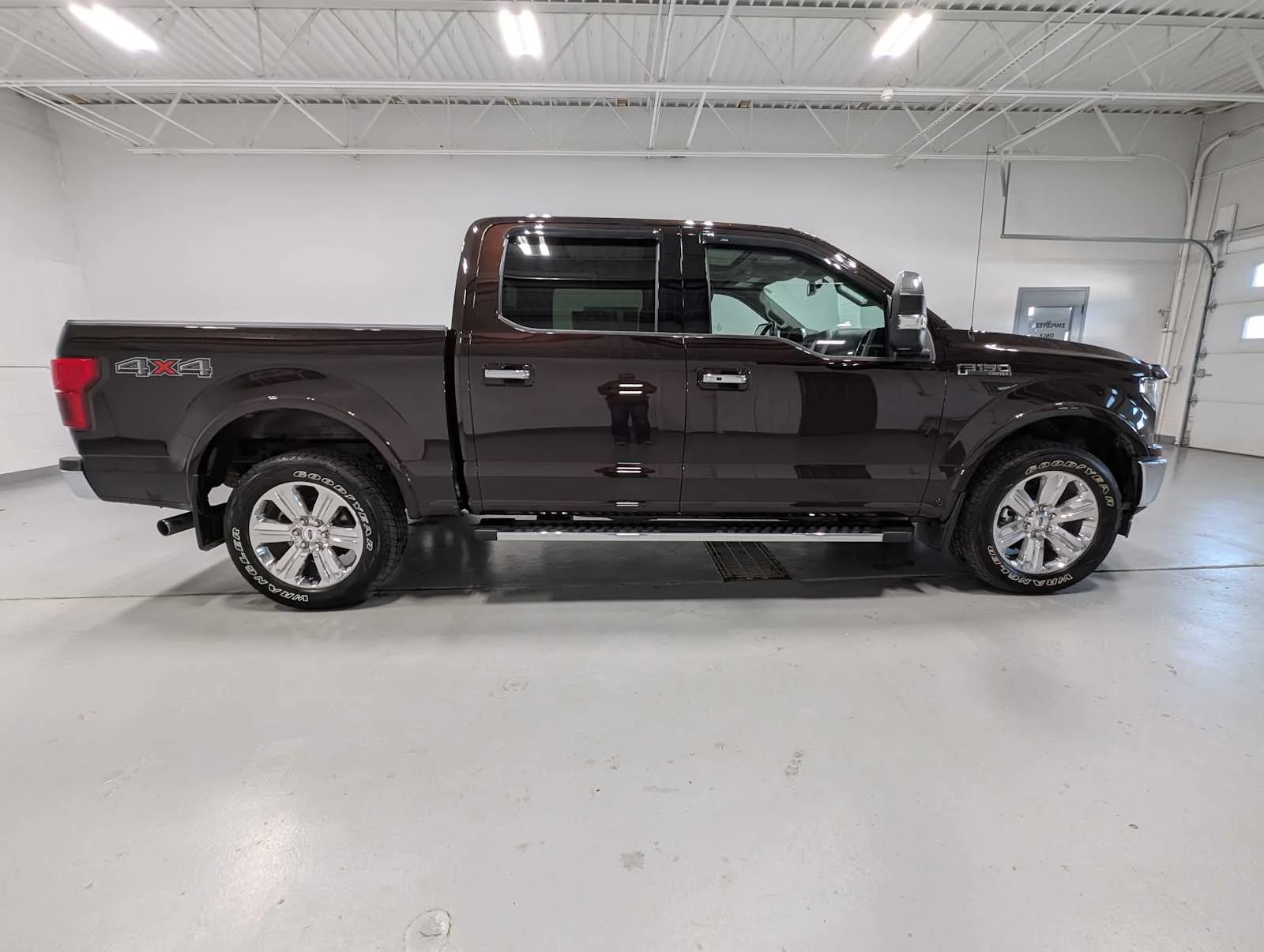 Used 2019 Magma Red Metallic Ford LARIAT image 7
