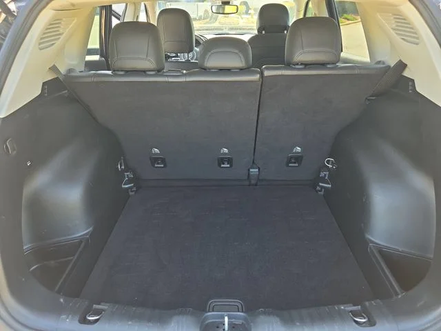 Used 2018 Black Jeep Latitude image 13