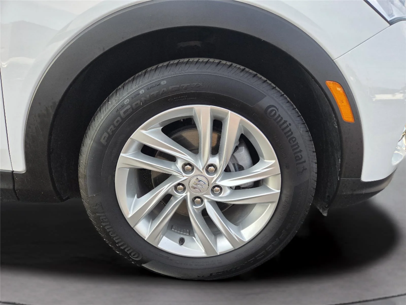 Used 2025 Summit White Buick Preferred image 34