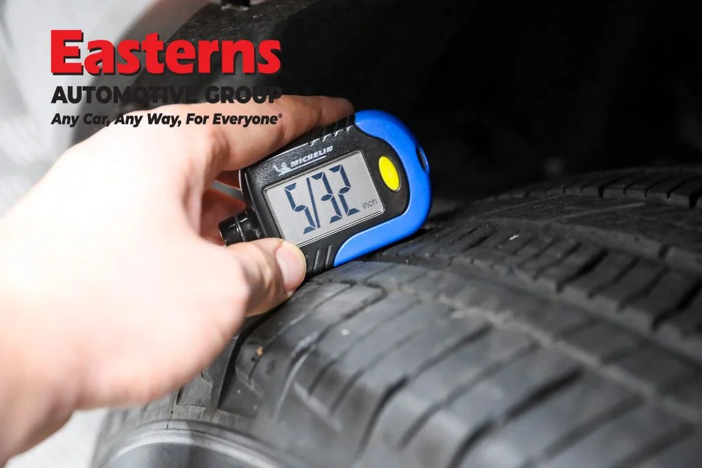 Used 2024 Silver Jeep Altitude image 28