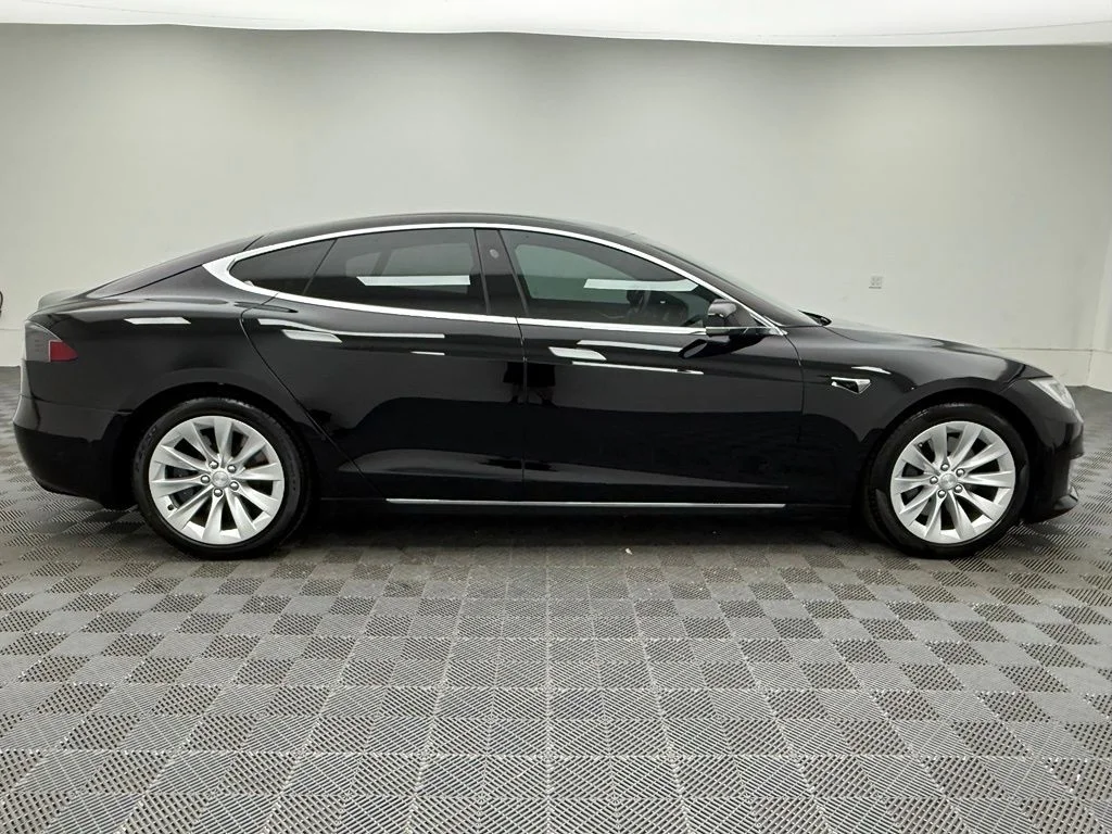Used 2018 Black Tesla 75D image 7