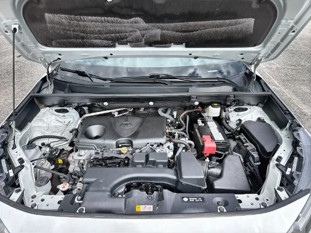 Used 2023 White Toyota LE image 27