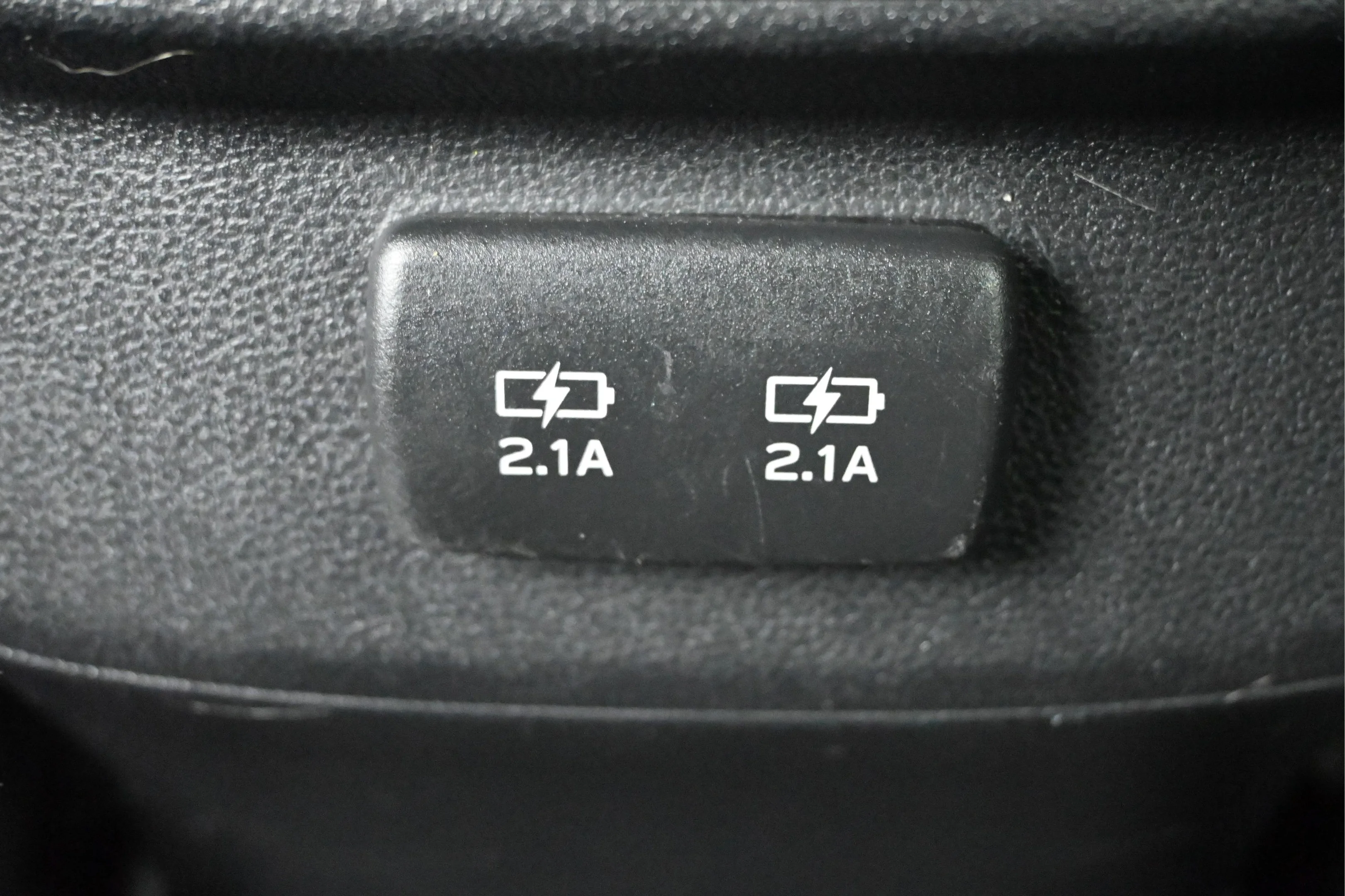 Used 2021 Ice Silver Metallic Subaru Premium image 13