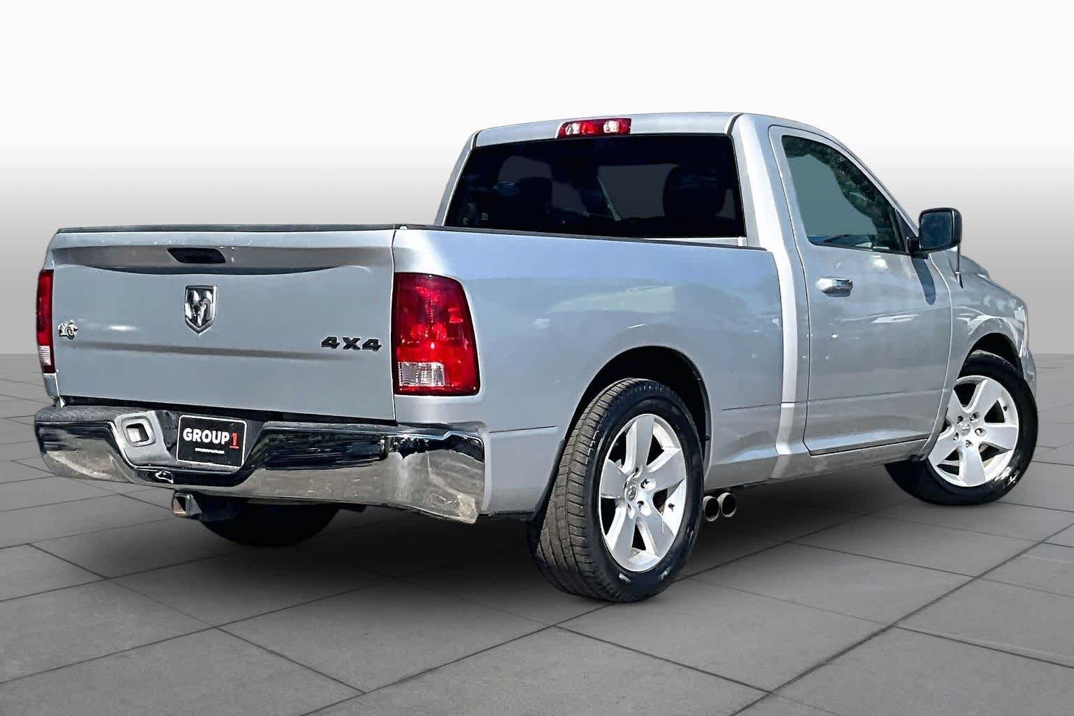 Used 2011 Bright Silver Metallic Ram SLT image 12