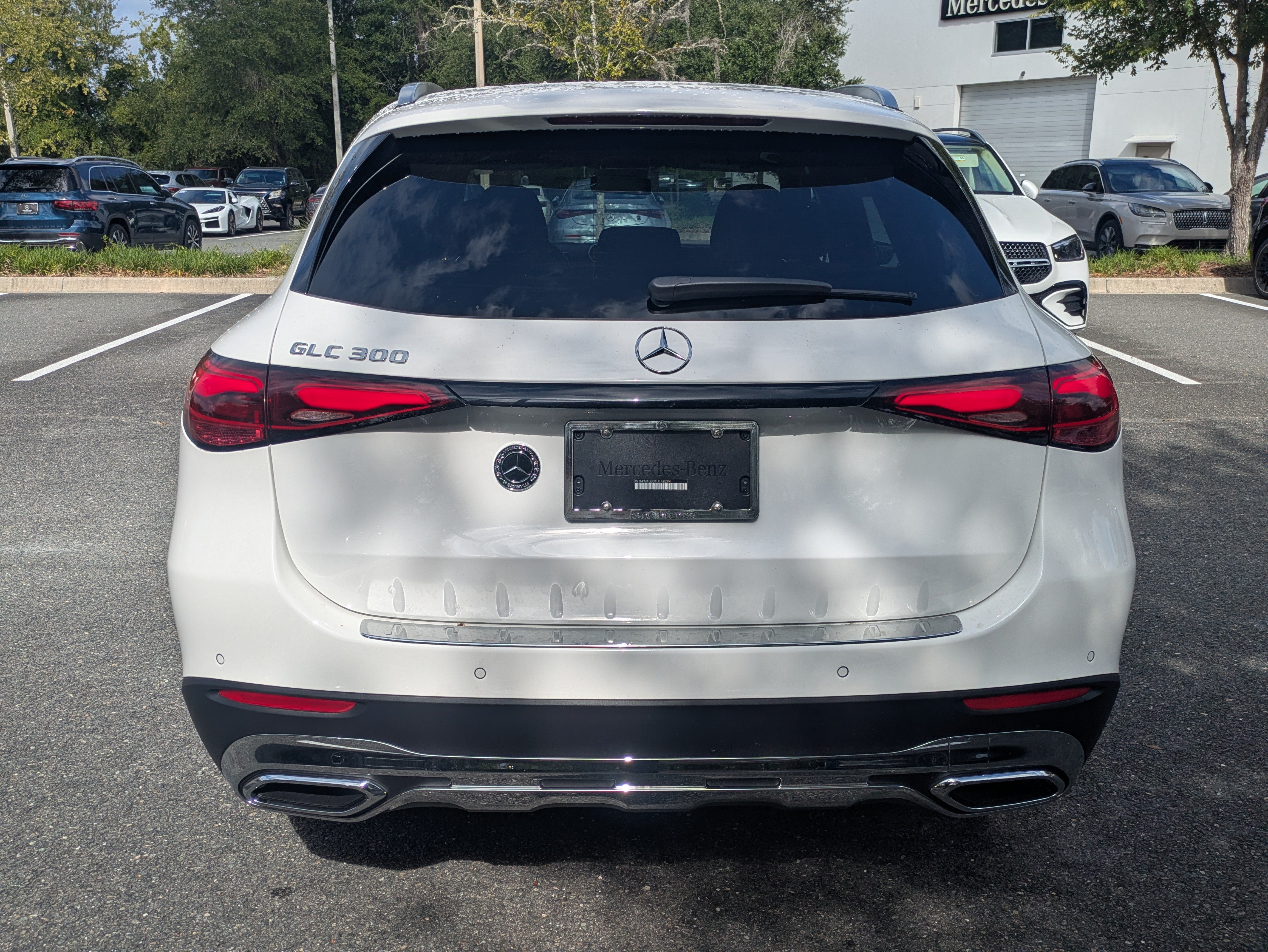 New 2026 Polar White Mercedes-Benz GLC 300 image 31