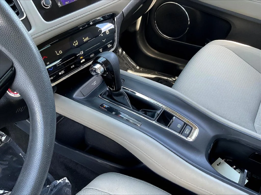 Used 2021 Platinum White Pearl Honda EX image 18
