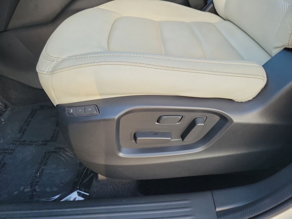Used 2023 White Mazda 2.5 S Preferred Package image 12