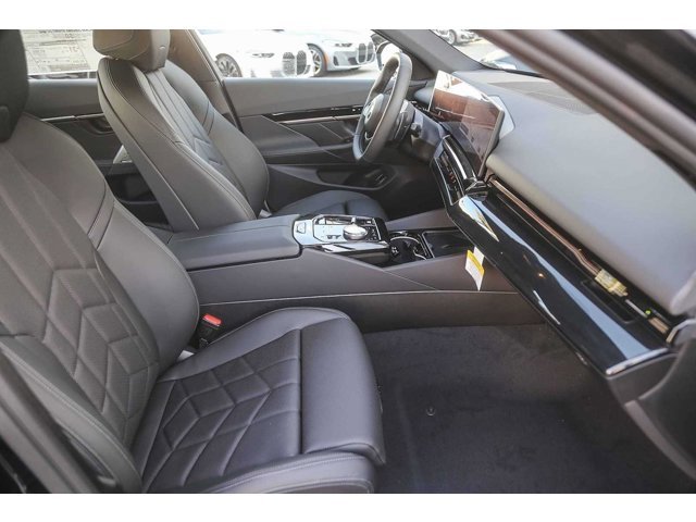 Used 2026 Black Sapphire Metallic BMW 530i image 13