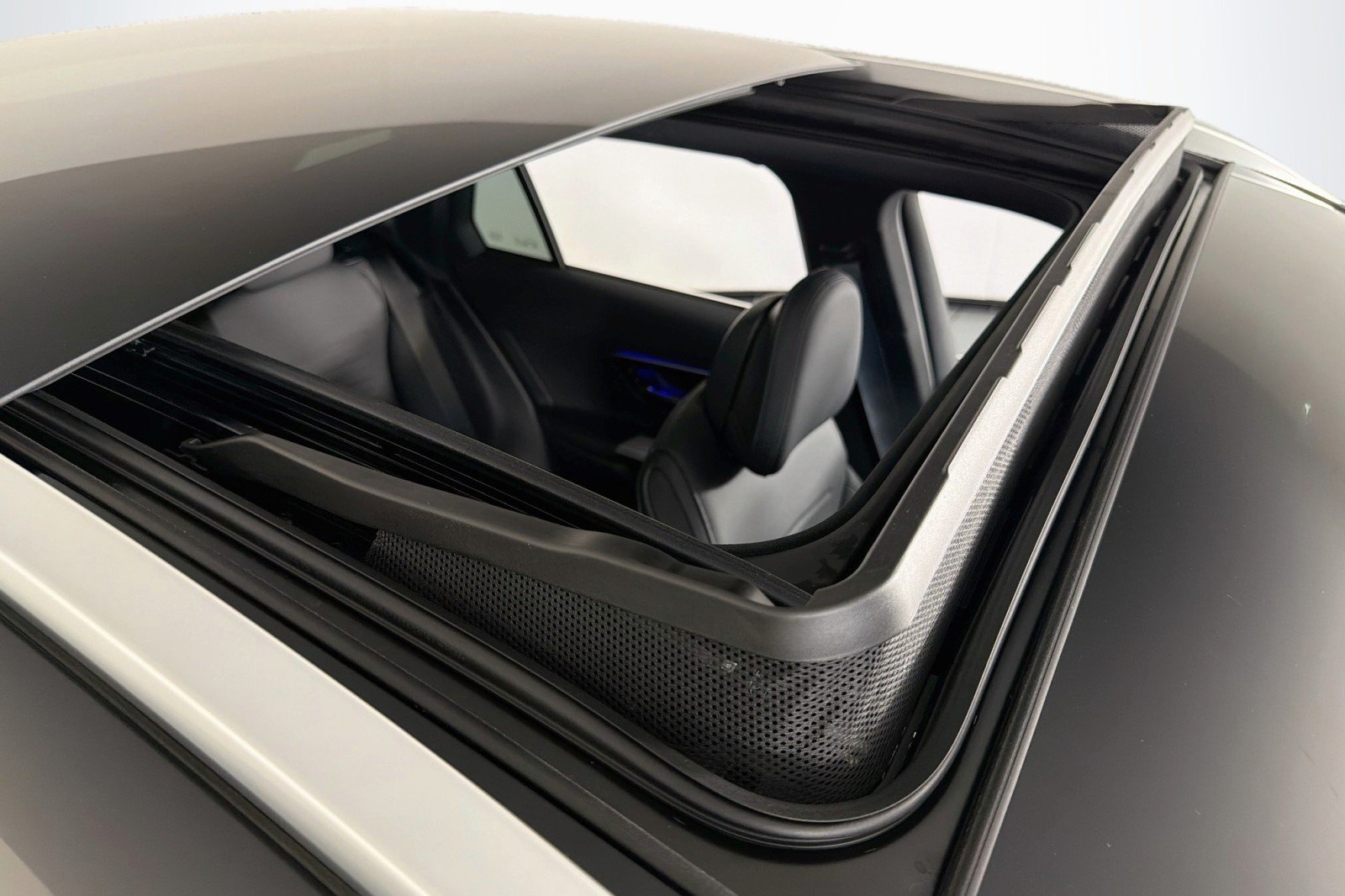 New 2026 Graphite Grey Metallic Mercedes-Benz GLC 300 SUV image 21