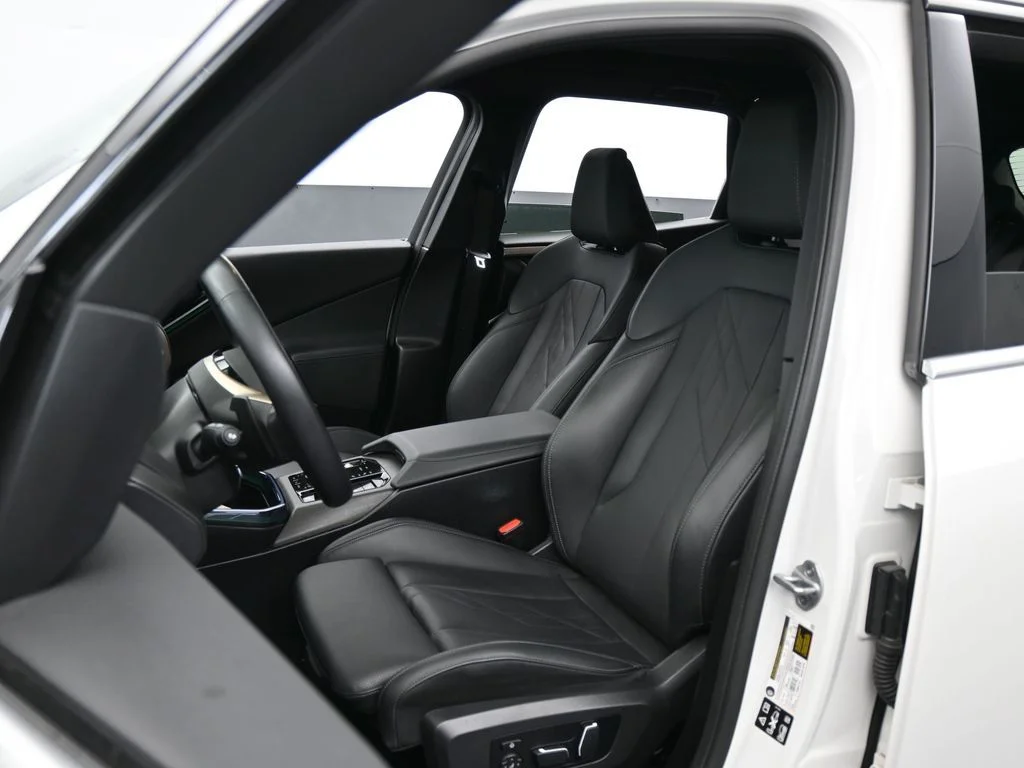 2025 BMW X3 30 - Photo 9