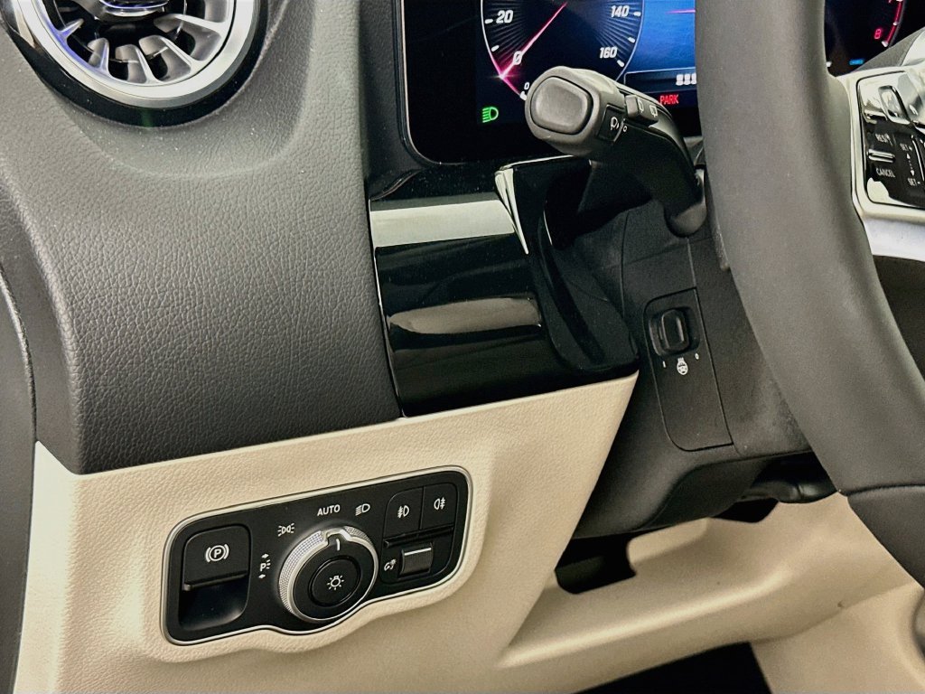 New 2026 Polar White Mercedes-Benz GLA 250 image 41