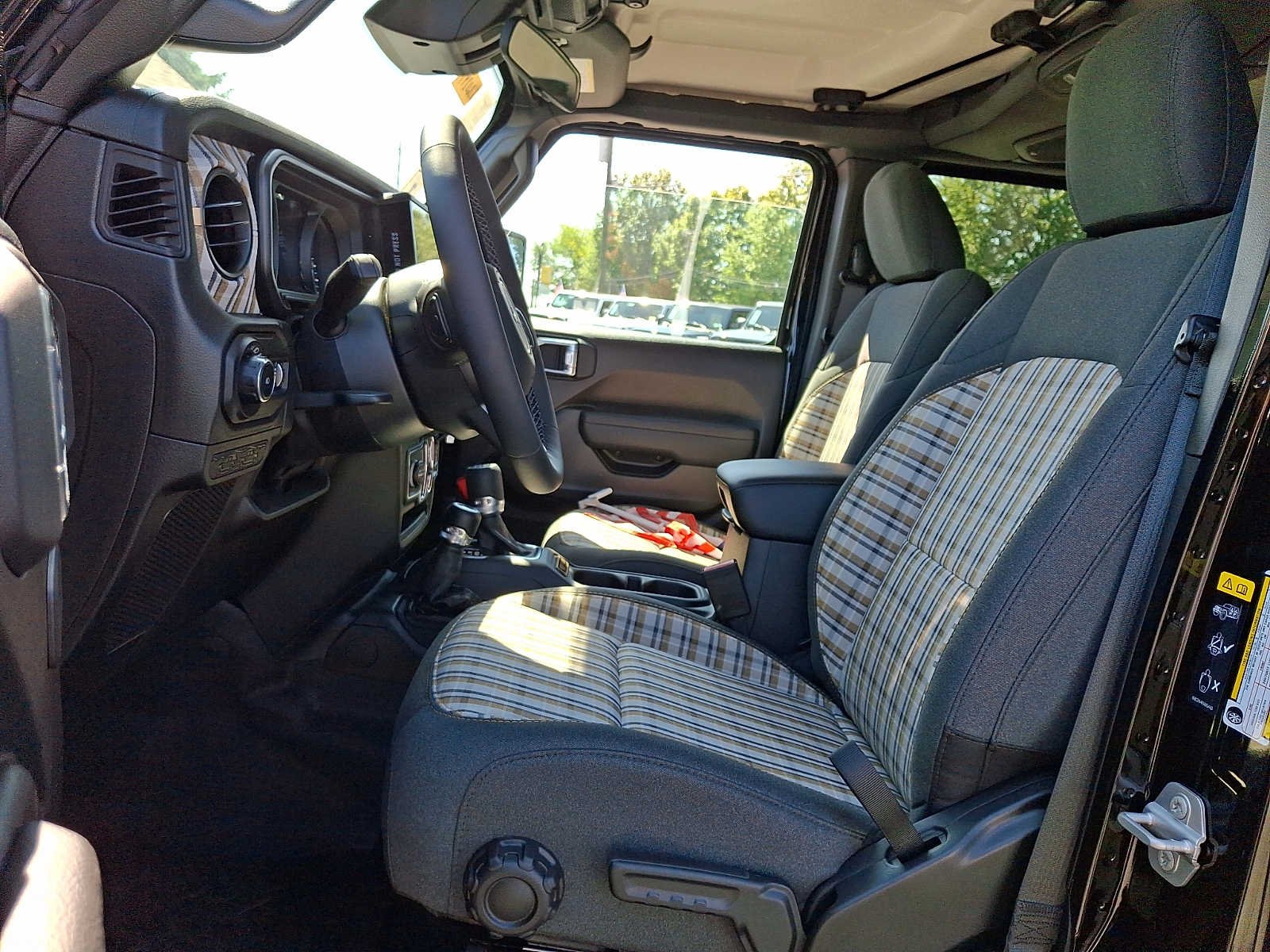 New 2026 Black Clear-Coat Exterior Paint Jeep 85th Anniversary image 9