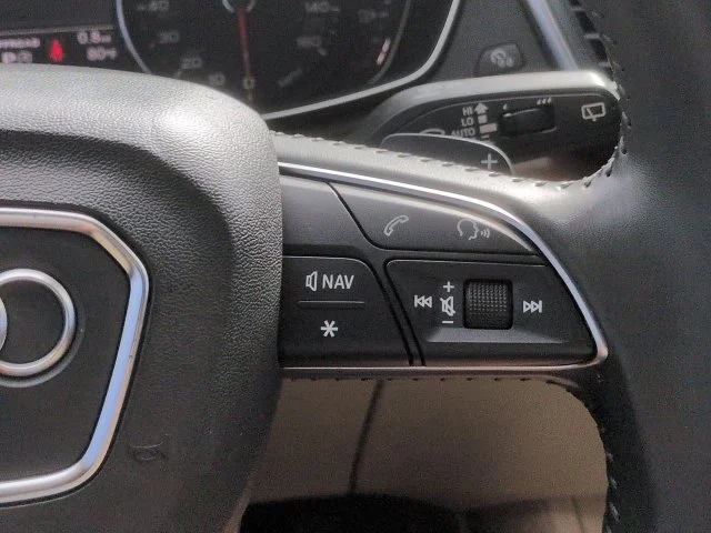 Used 2019 Mythos Black Metallic Audi 2.0T Premium image 28