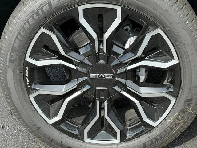2025 GMC Sierra EV Denali - Photo 23