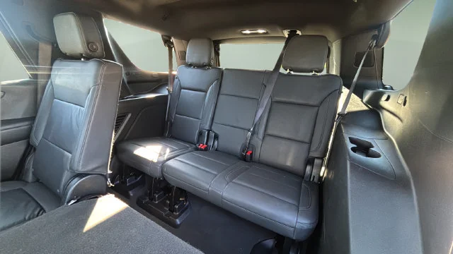 Used 2025 Summit White Chevrolet LT image 32