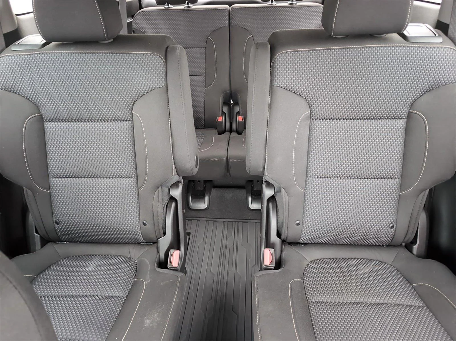 Used 2023 Sterling Metallic GMC SLE image 27