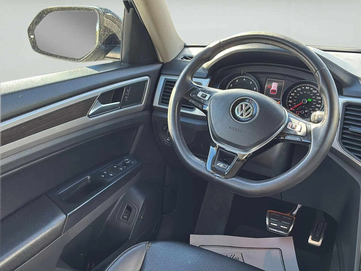Used 2018 Deep Black Pearl Volkswagen 3.6L V6 SE w/Technology image 20