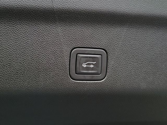 Used 2023 Black Chevrolet High Country image 33