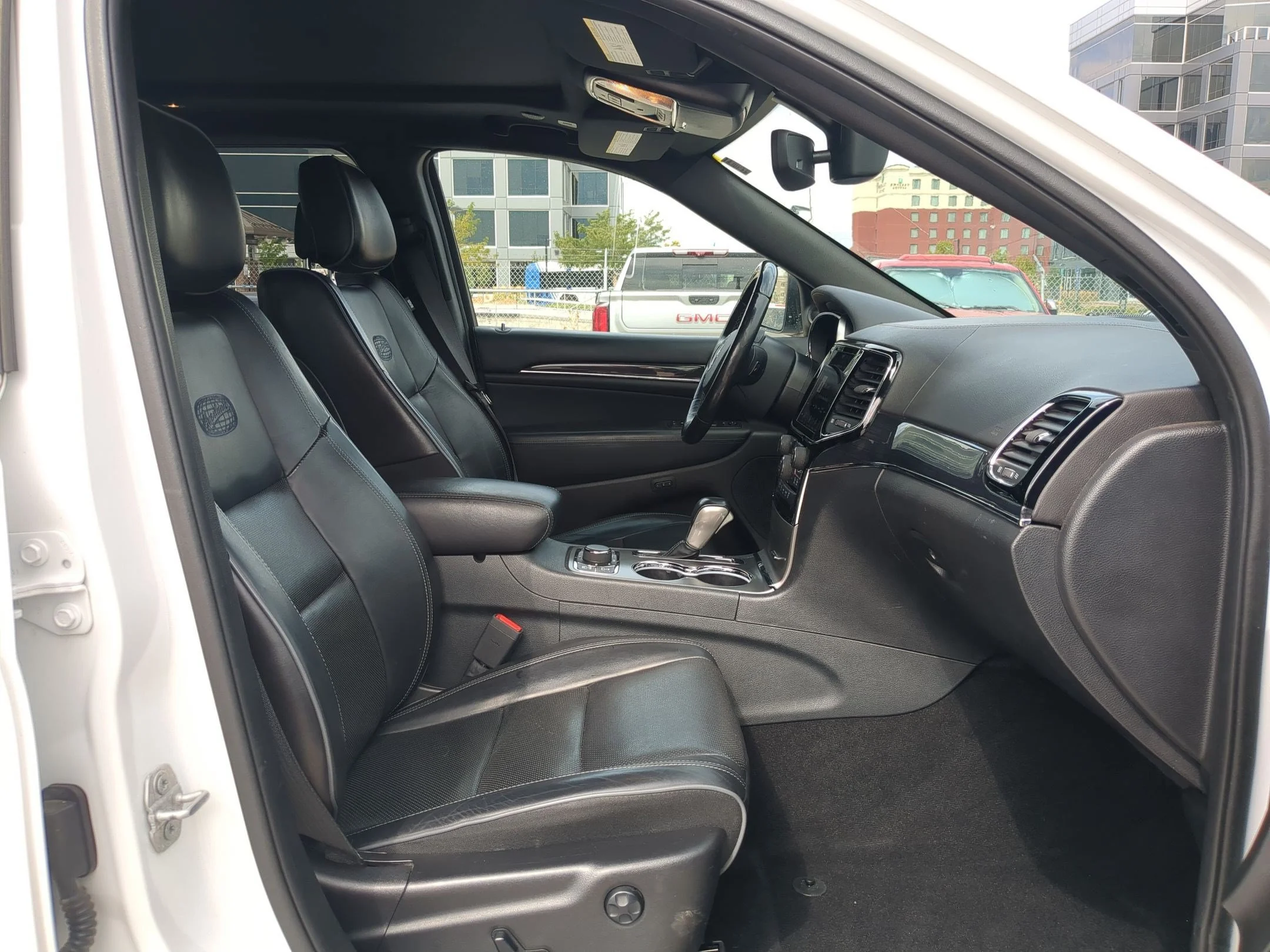 Used 2020 Bright White Clearcoat Jeep Overland image 30