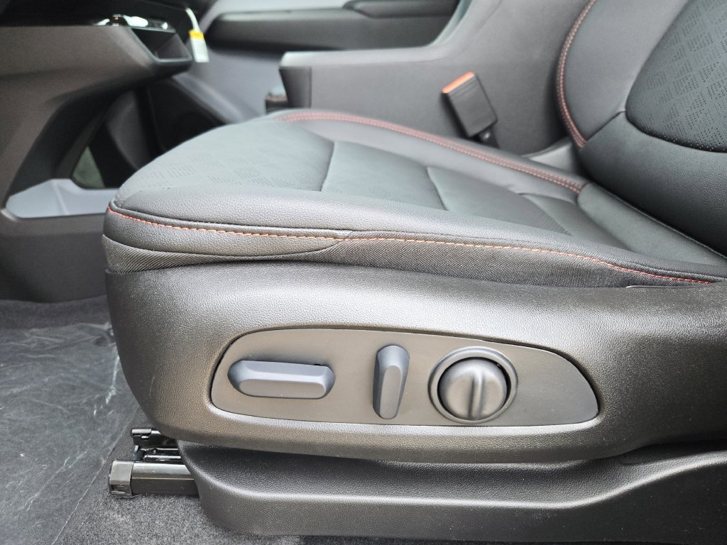 New 2027 Mosaic Black Metallic Chevrolet RS image 13