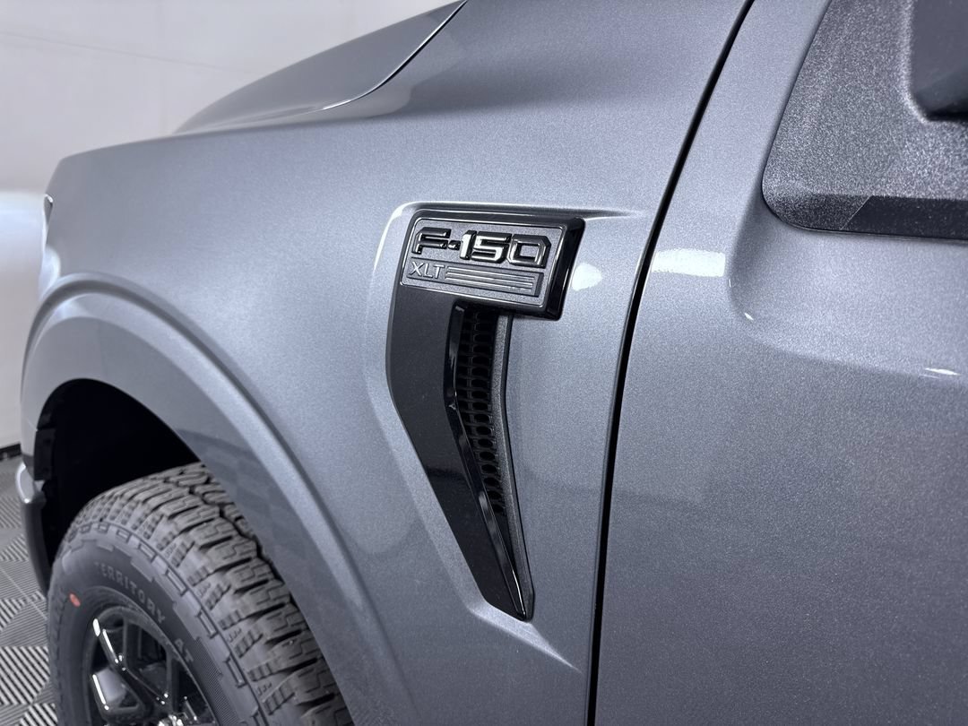 New 2026 Carbonized Gray Metallic Ford XLT image 27