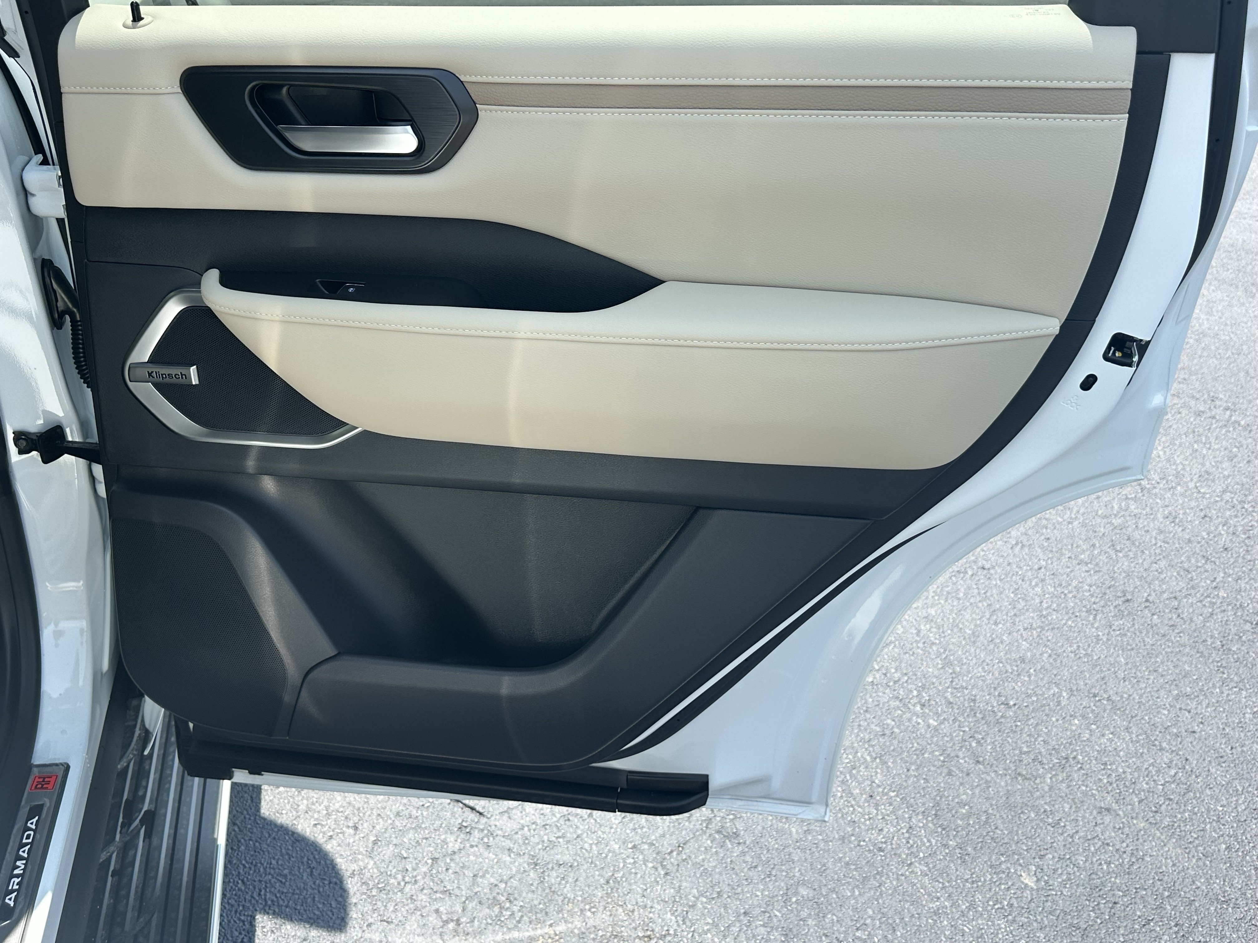New 2026 Everest White Pearl Tricoat Nissan Platinum Reserve image 17