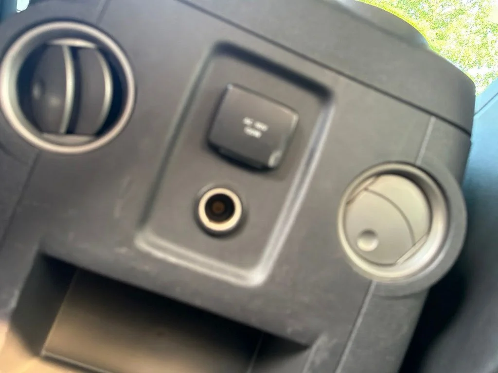 Used 2015 White Ford Lariat image 18