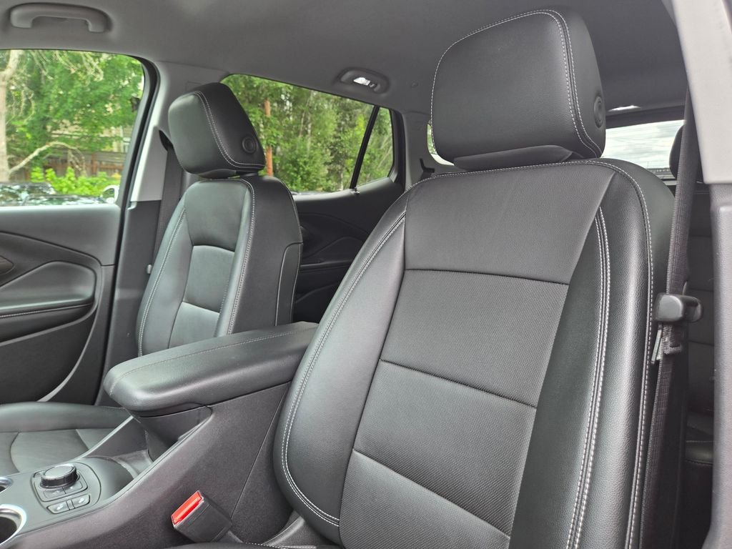 Used 2024 Summit White GMC SLT image 22