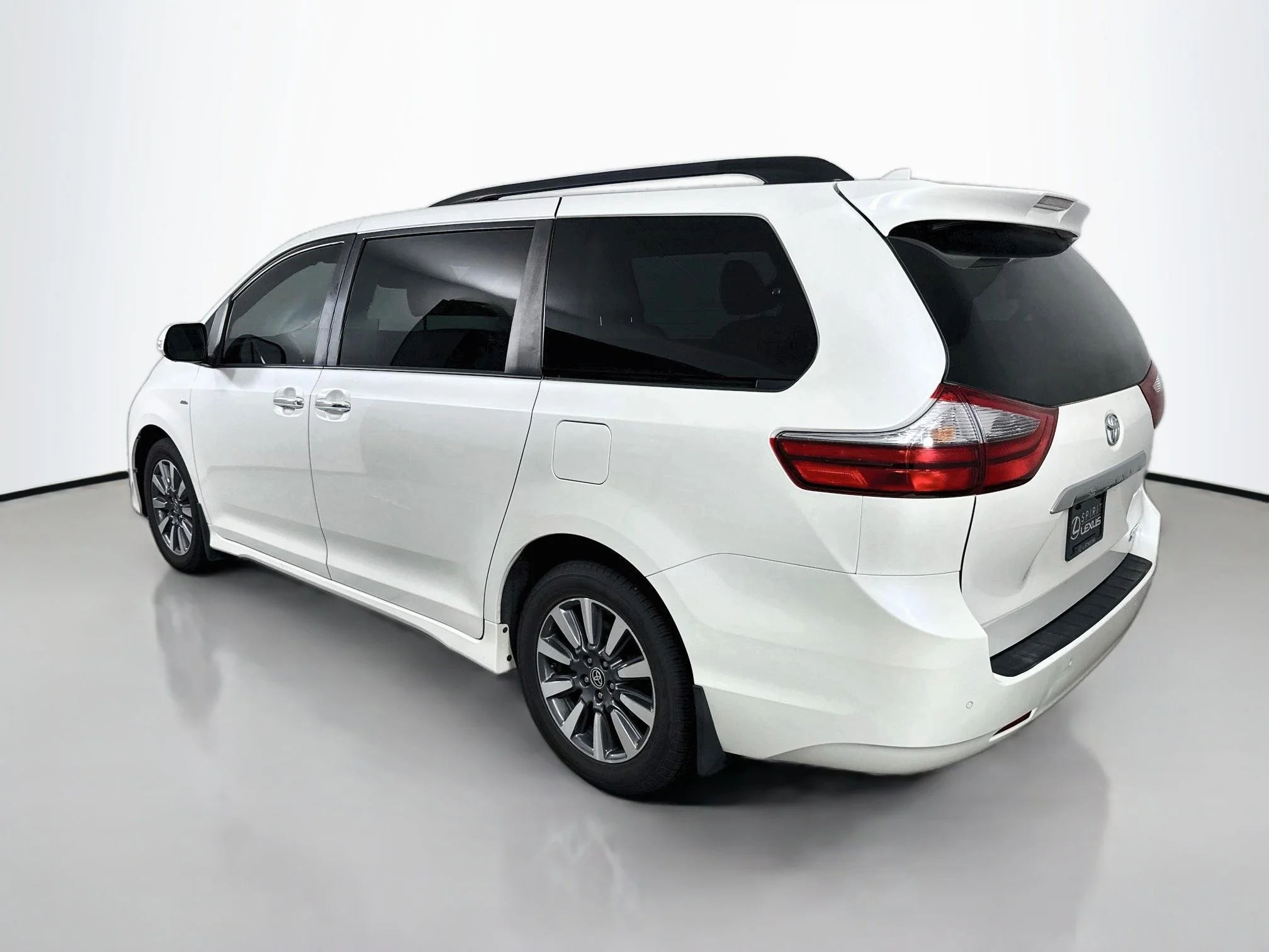 Used 2020 Blizzard Pearl Toyota Limited Premium image 5