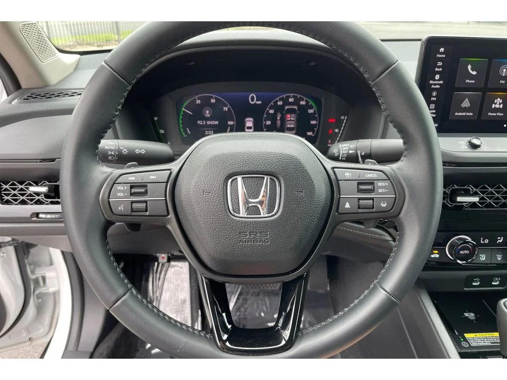 Used 2025 Platinum White Pearl Honda EX-L image 32
