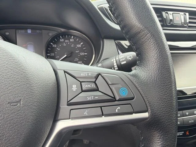 Used 2022 Black Nissan SL image 28