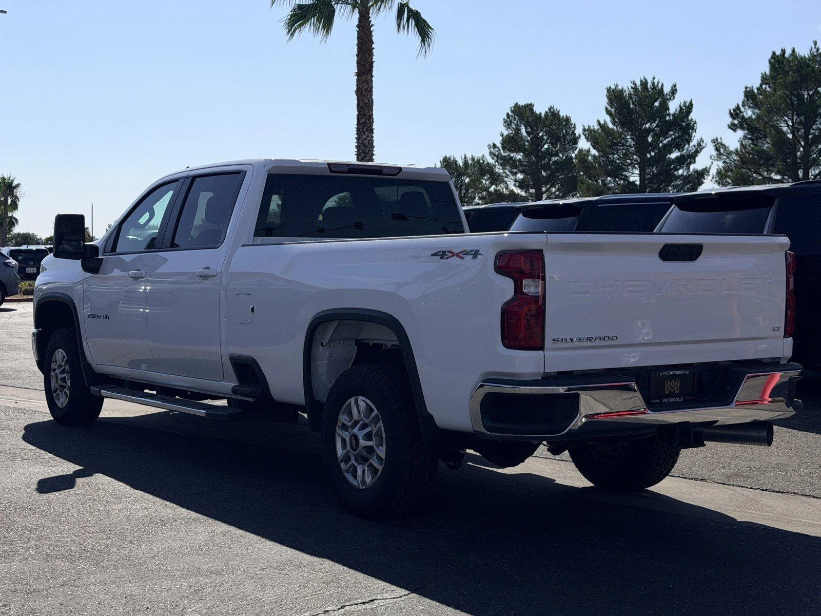 Used 2025 Summit White Chevrolet LT image 4