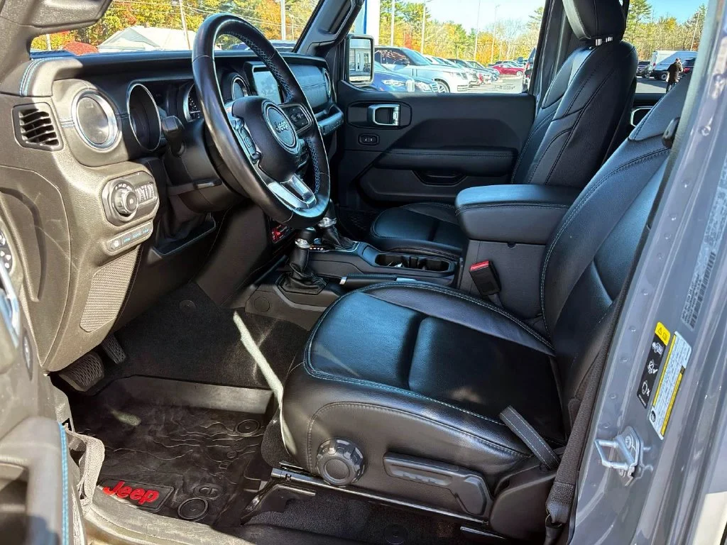 Used 2021 Gray Clearcoat Jeep Unlimited Rubicon 4xe image 9