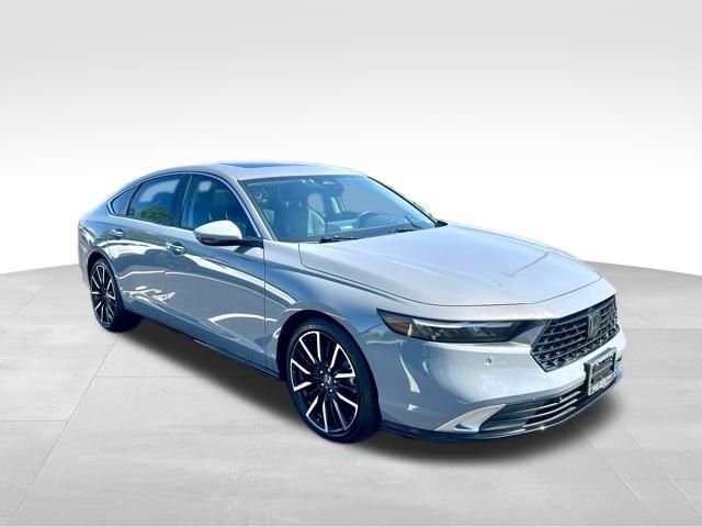 Used 2024 Gray Honda Touring image 10