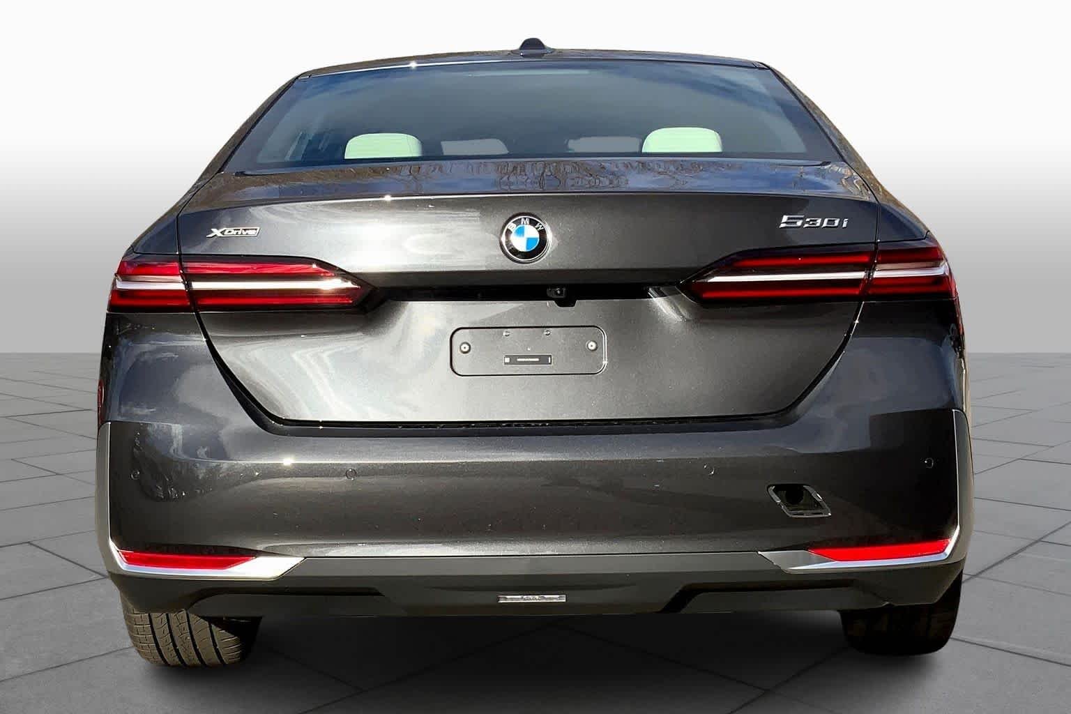 New 2026 Dark Graphite Metallic BMW 530i xDrive image 4