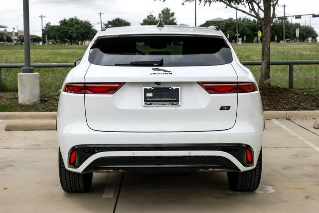 2026 Jaguar F-Pace R-Dynamic S - Photo 11